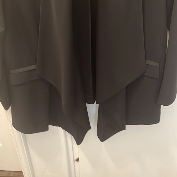 Blazer - Picture 3 of 4